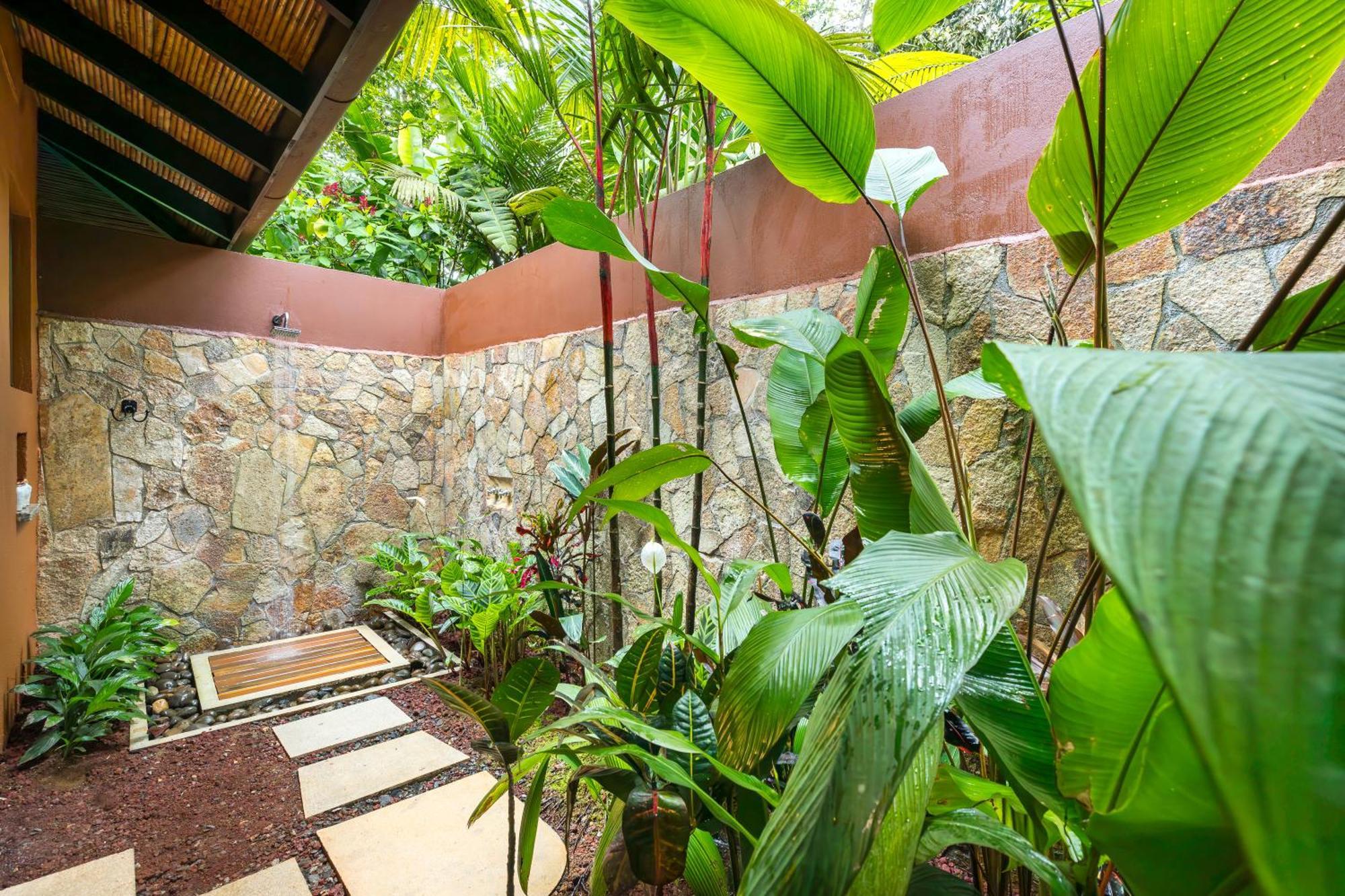 Hideaway Rio Celeste Hotel Bujagua Buitenkant foto
